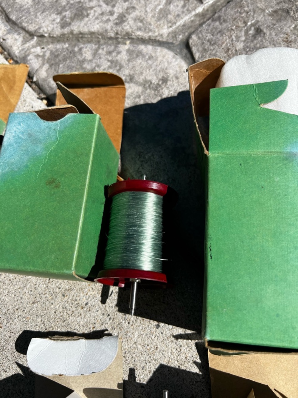 Lot of Various Size Fishing Line Spools 20lbs - 40lbs - Picture 16 of 17